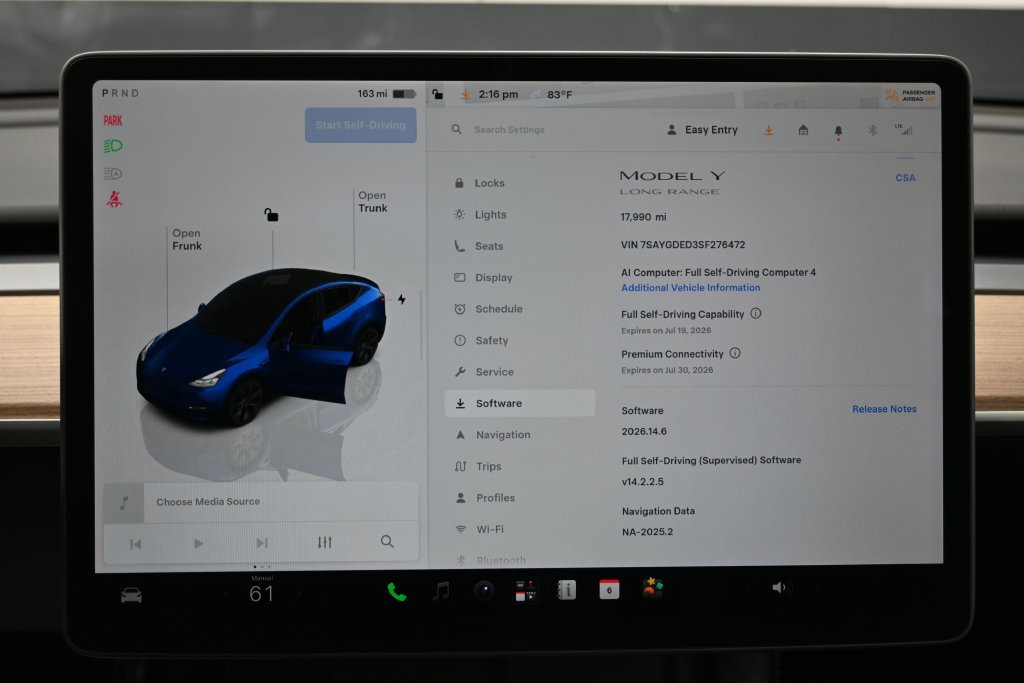Used 2025 Tesla Model Y Long Range RWD image 28