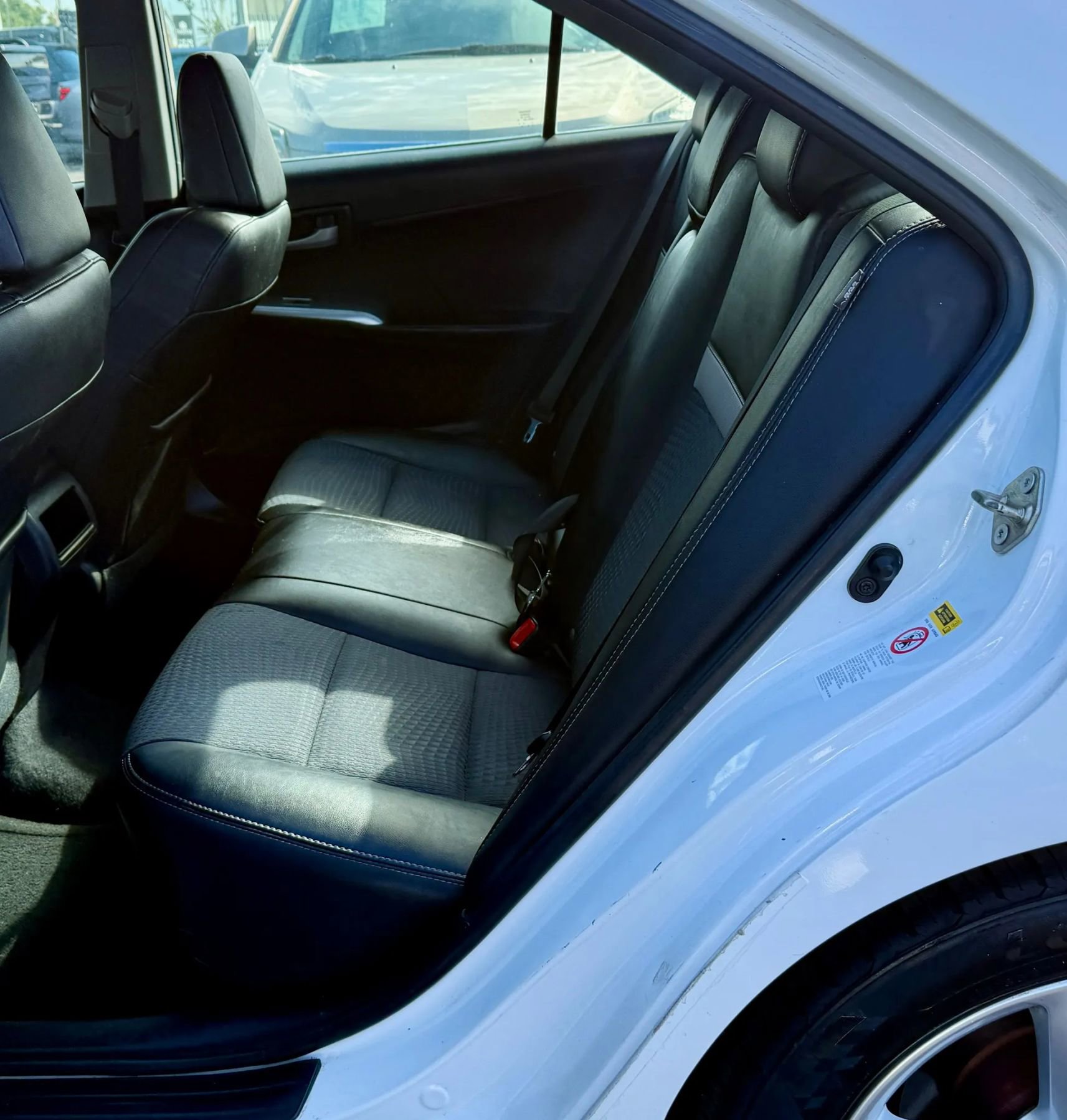 Used 2014 Toyota Camry SE image 9