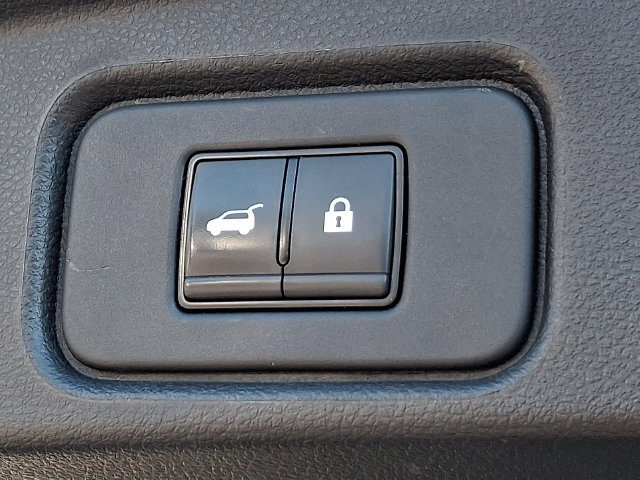 Used 2022 Nissan Pathfinder Platinum w/ Cargo Package AWD/4WD image 40