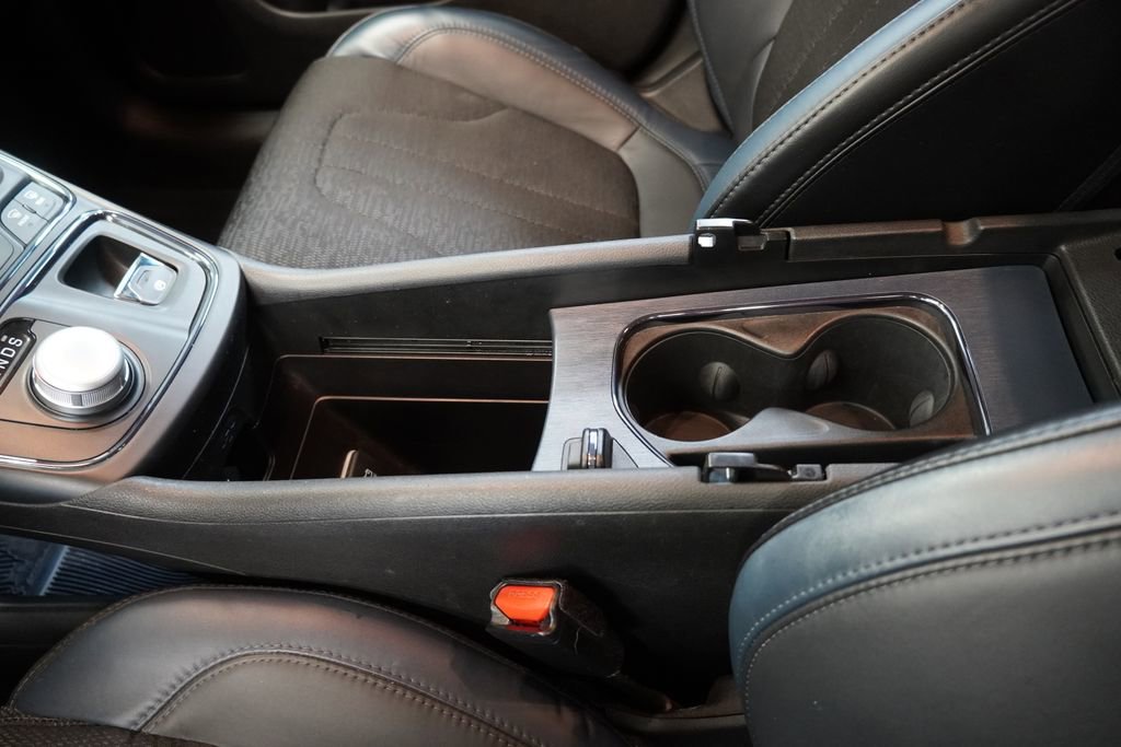 Used 2015 Chrysler 200 S w/ Comfort Group image 22