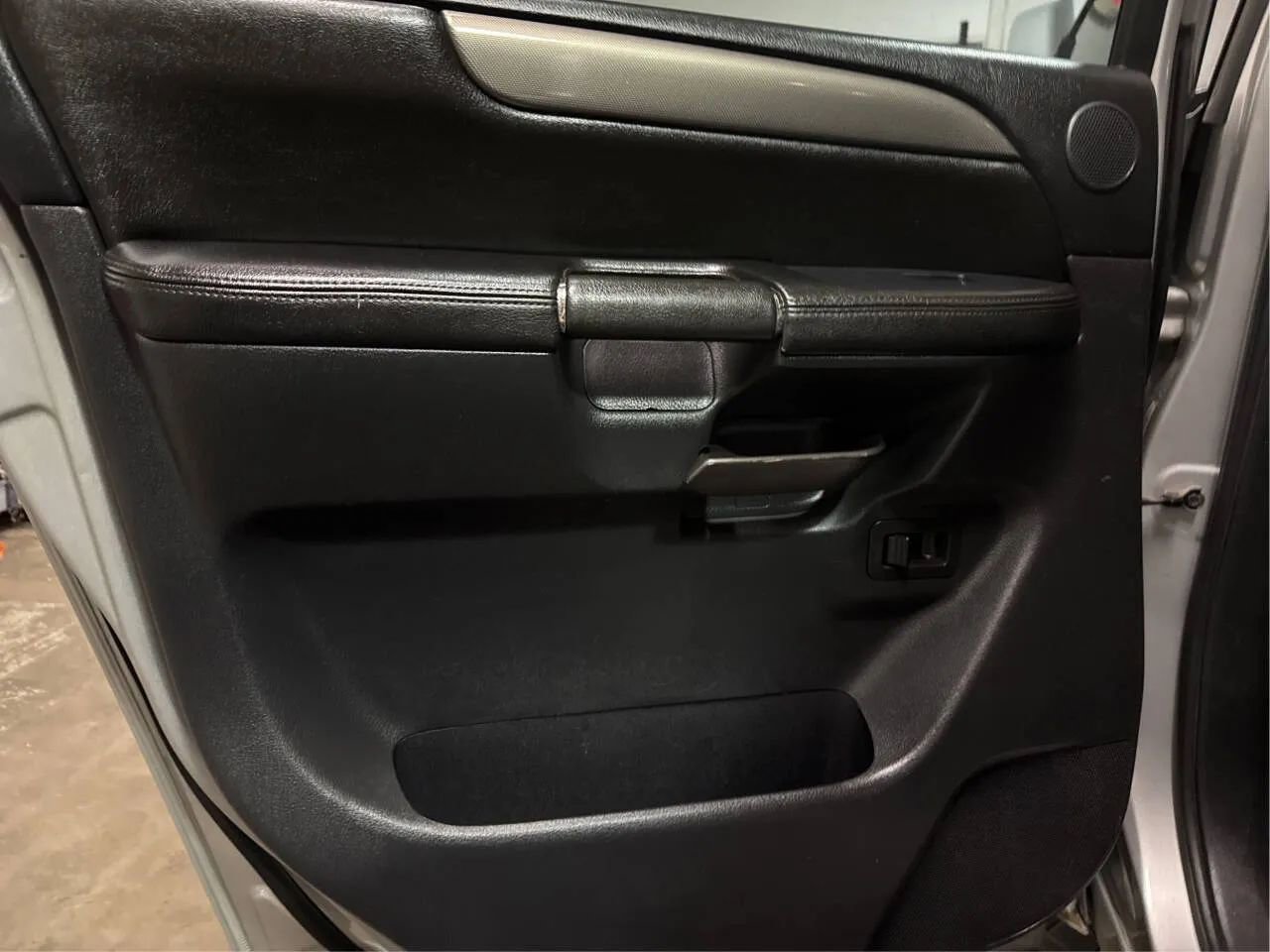 Used 2012 Nissan Armada SV image 16