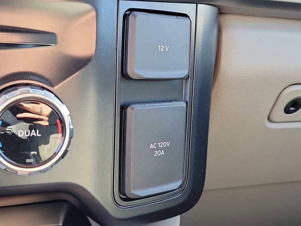 Used 2026 Ford F350 Platinum w/ Platinum Plus Package image 26