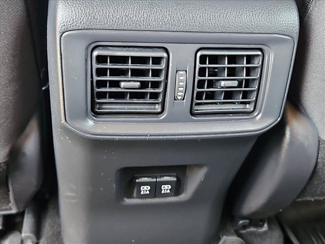 Used 2019 Toyota RAV4 XLE w/ Convenience Package FWD image 17