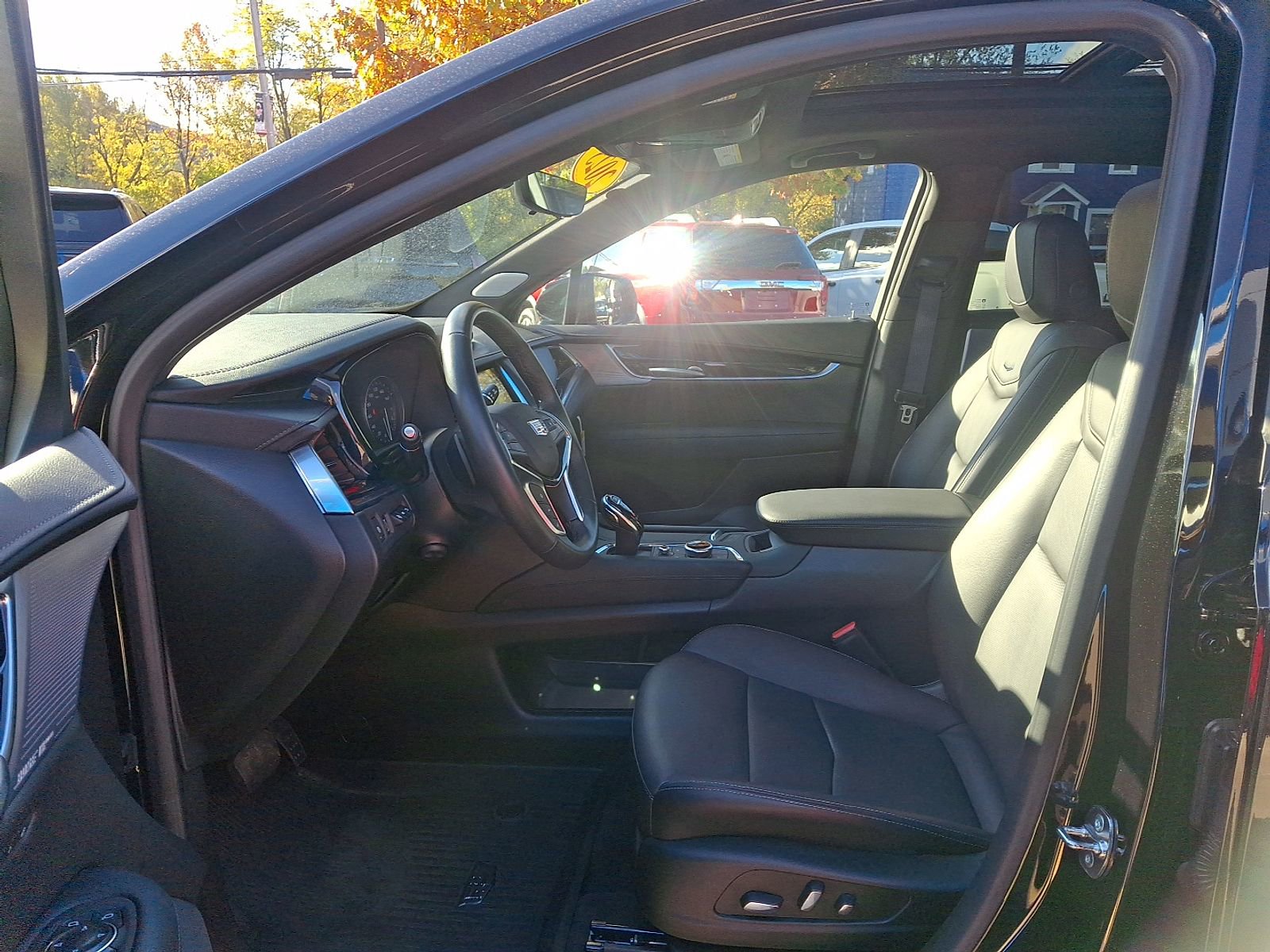 Used 2025 Cadillac XT5 Premium Luxury w/ Technology Package image 13