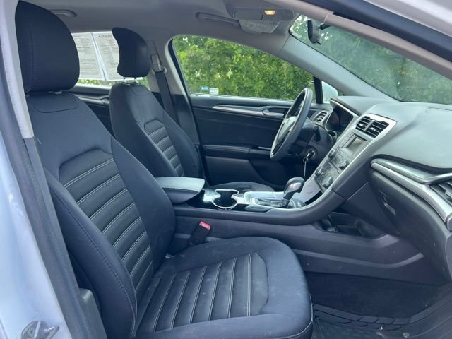 Used 2015 Ford Fusion SE FWD image 9