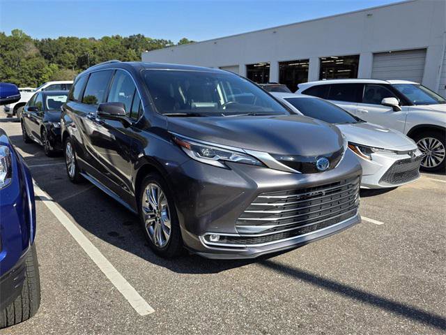 Certified 2023 Toyota Sienna Platinum