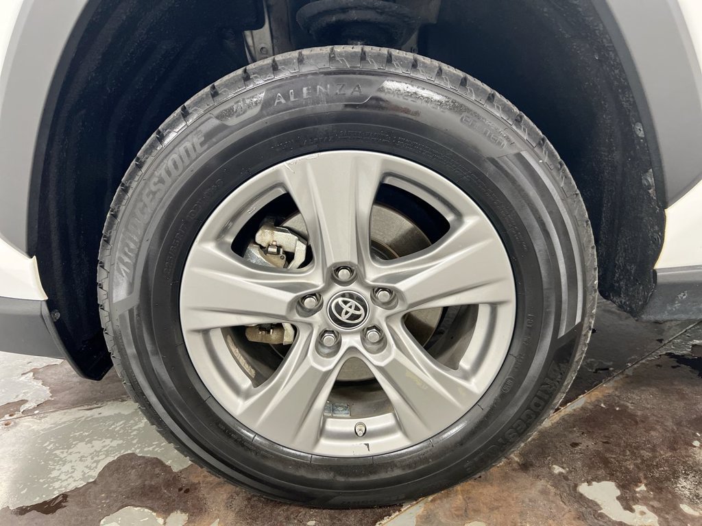 Used 2024 Toyota RAV4 LE AWD/4WD image 26