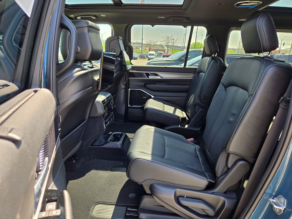 New 2026 Jeep Grand Wagoneer Limited AWD/4WD image 27