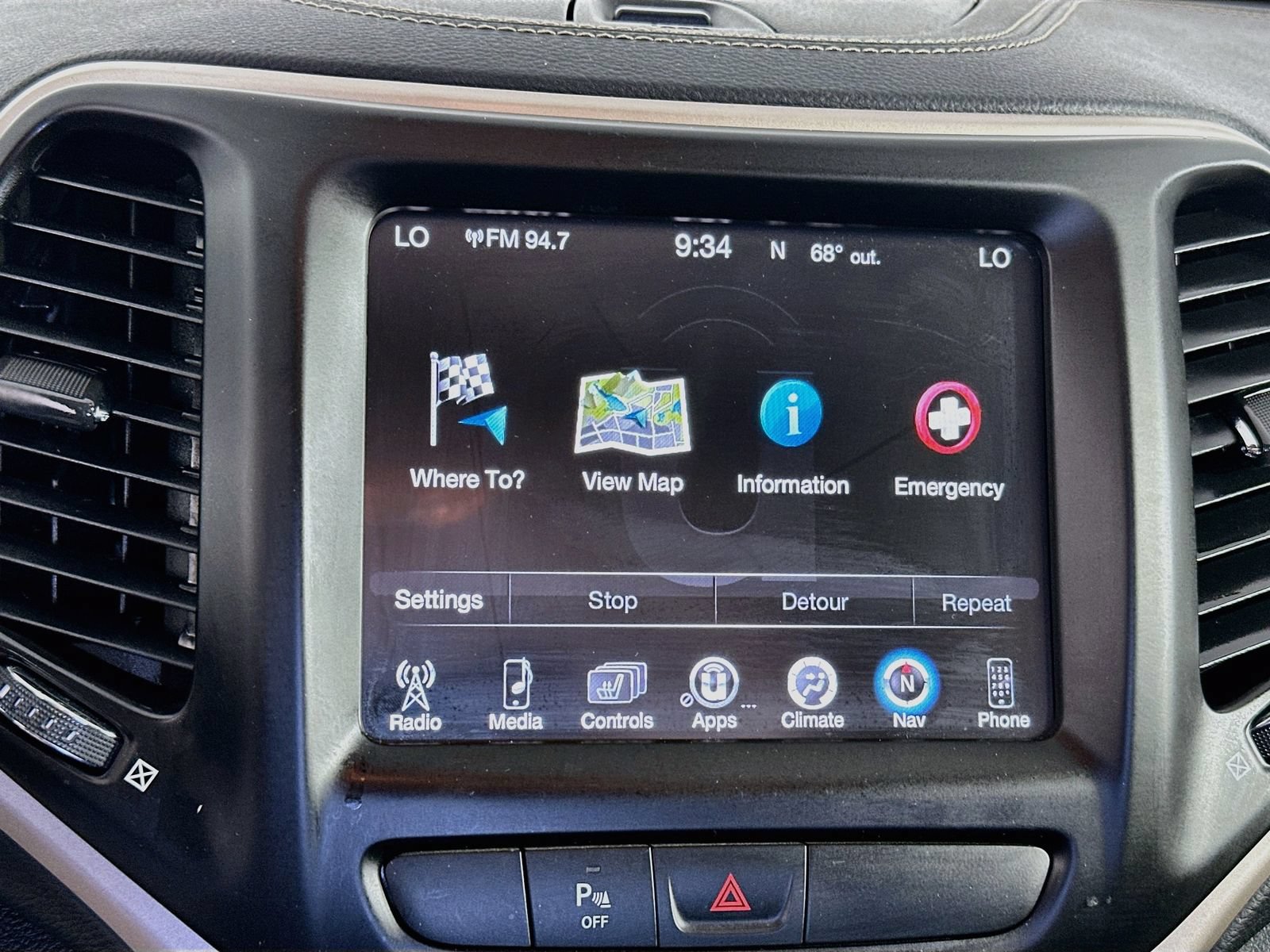 Used 2018 Jeep Cherokee Limited AWD/4WD image 13