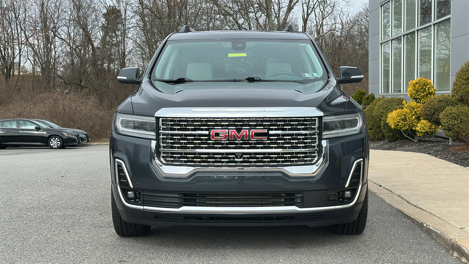 Used 2021 GMC Acadia Denali w/ Denali Ultimate Package image 3