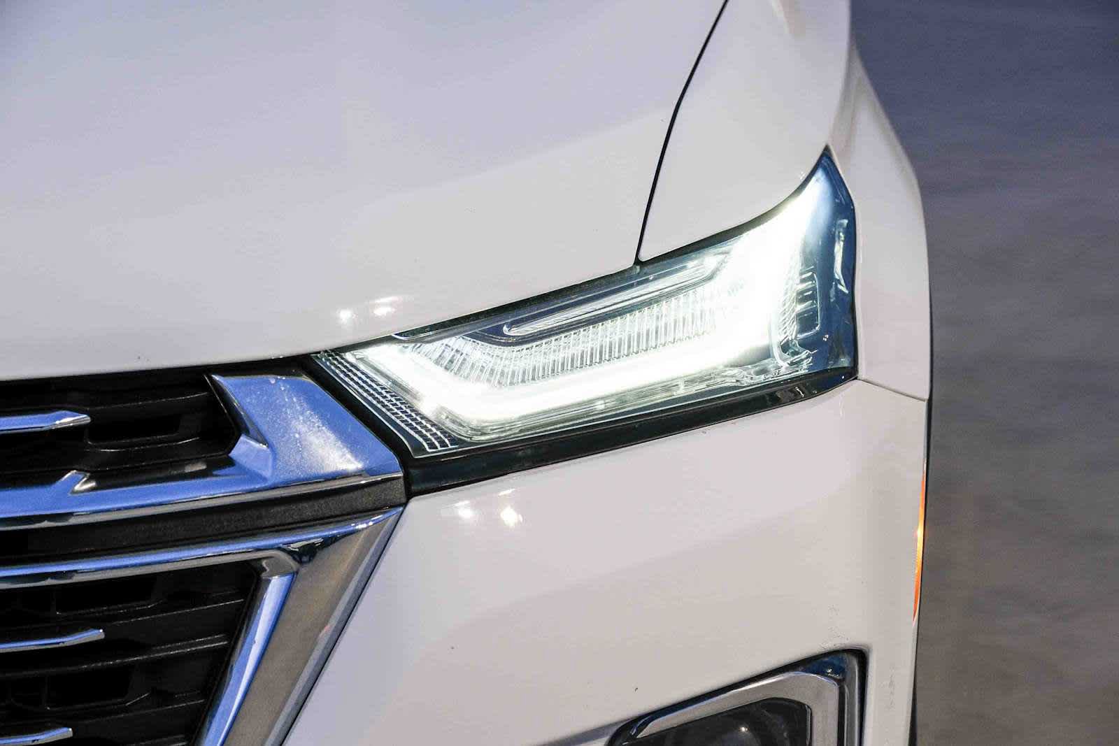 Used 2023 Chevrolet Traverse LT FWD image 12