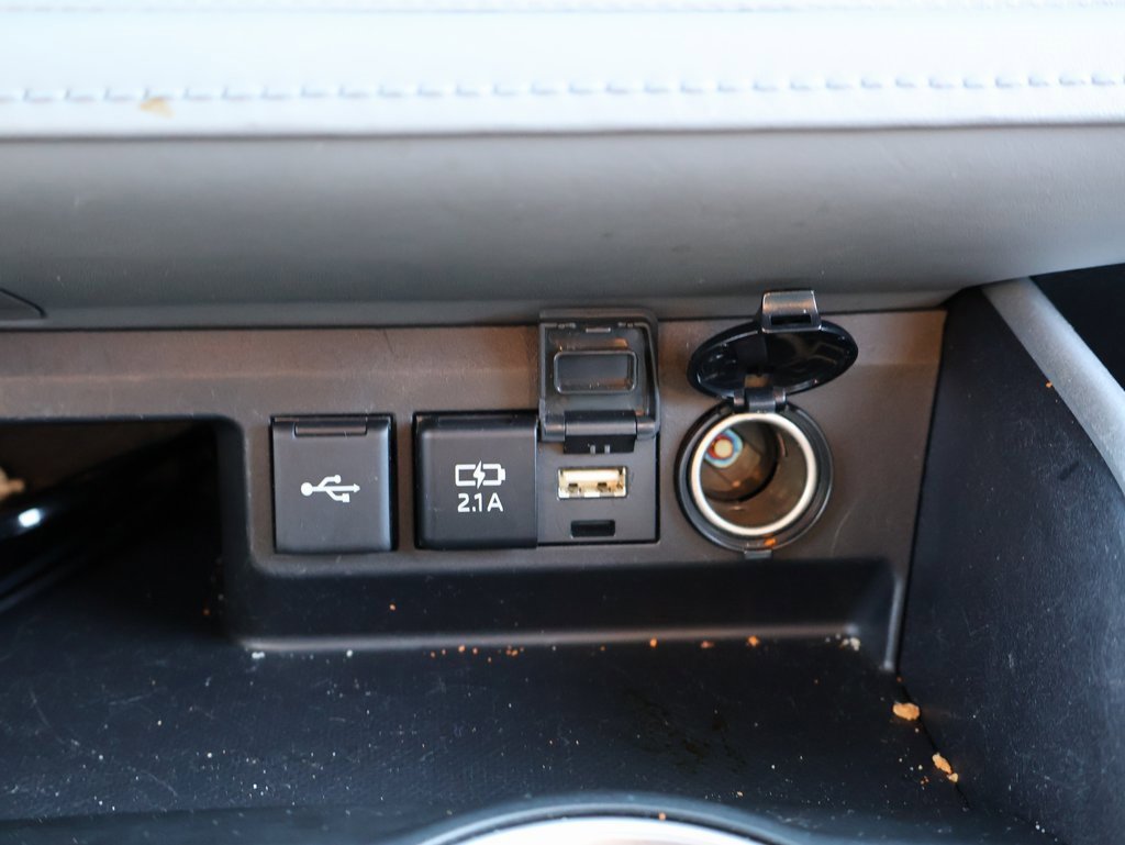 Used 2020 Toyota Highlander XLE image 28