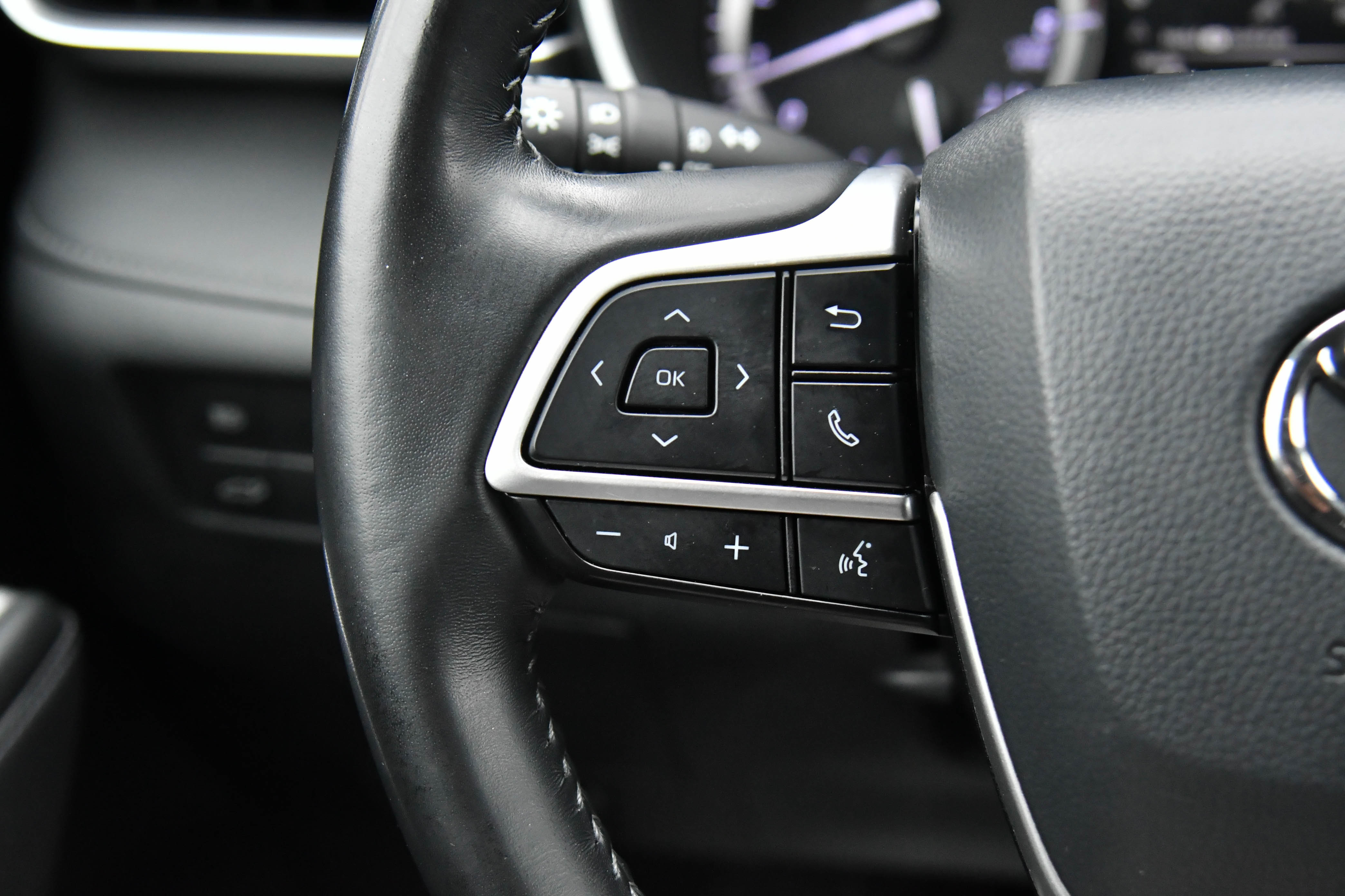 Used 2022 Toyota Highlander XSE image 30