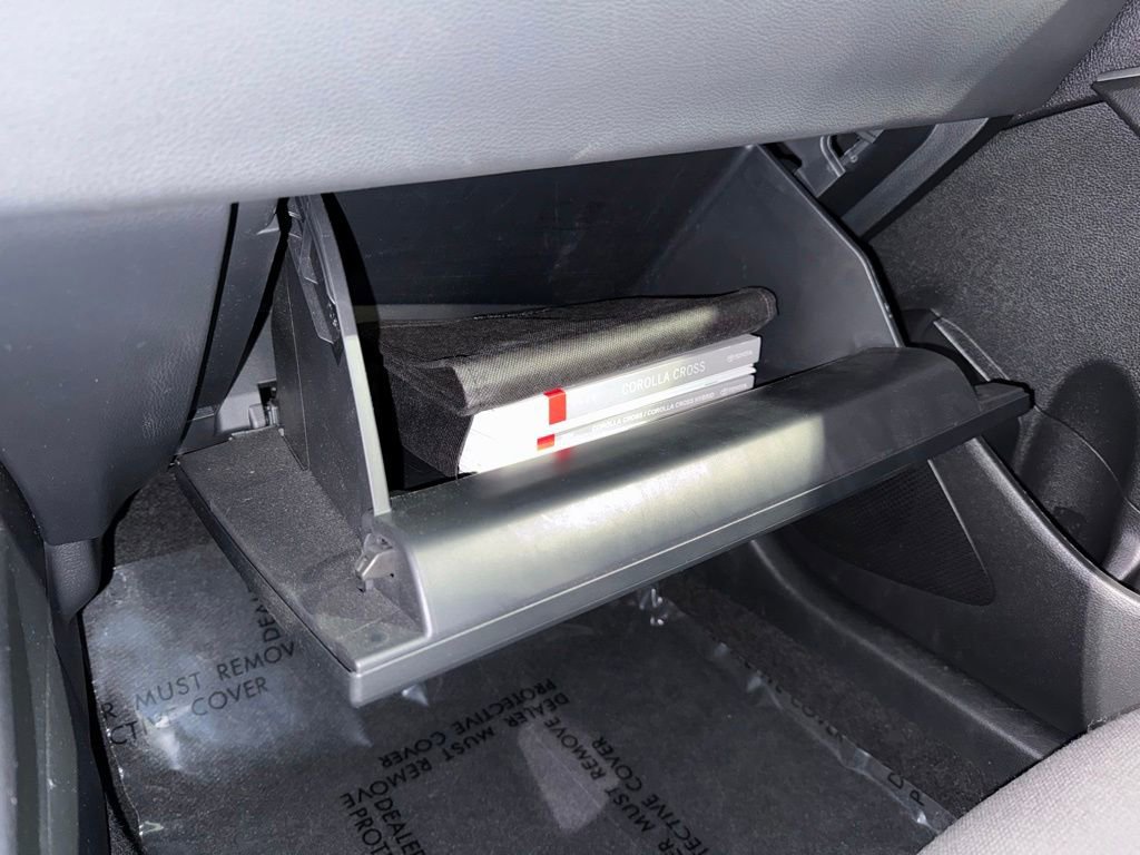 Certified 2024 Toyota Corolla Cross LE FWD image 28