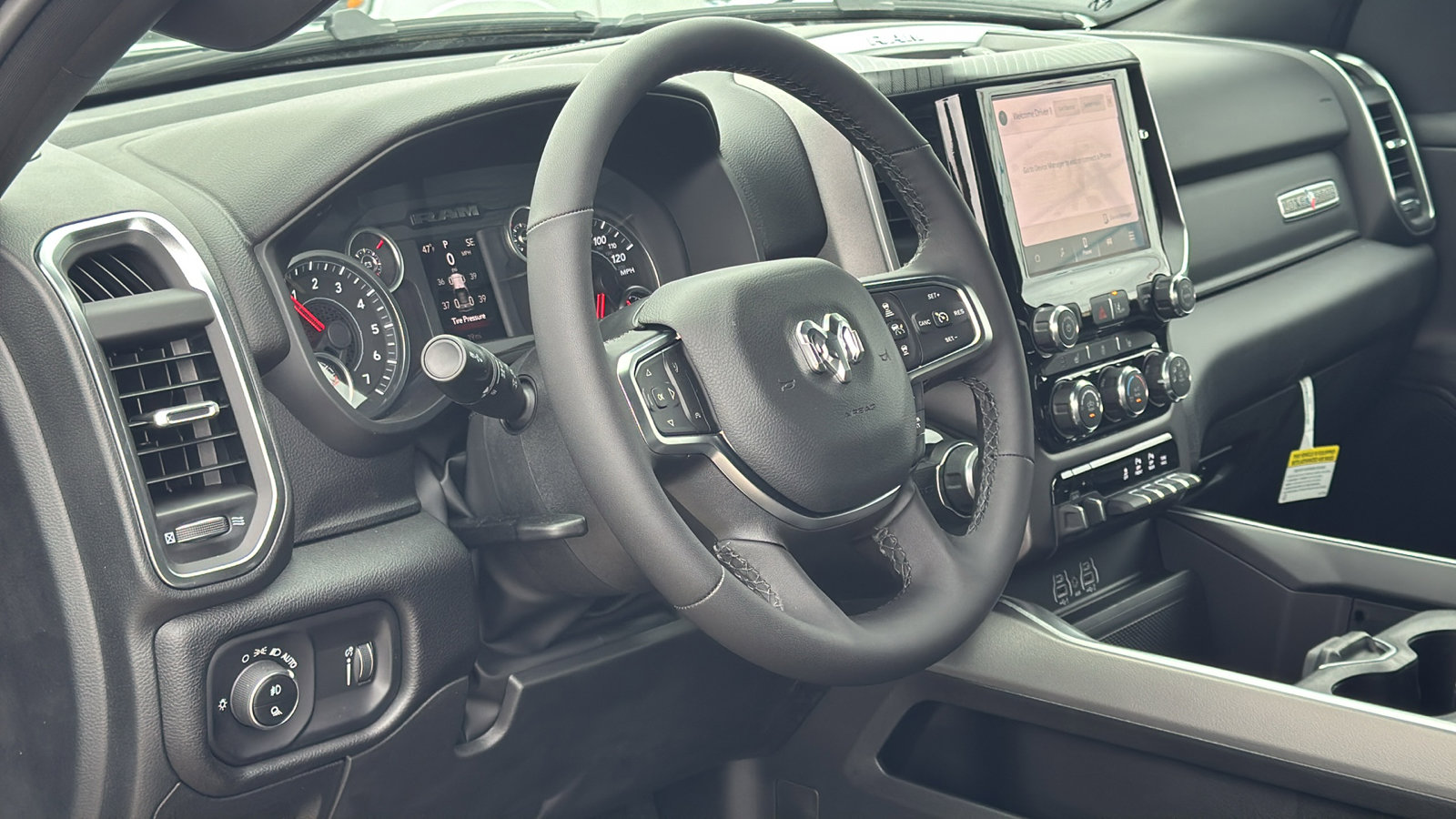 Certified 2025 RAM 1500 Lone Star image 10