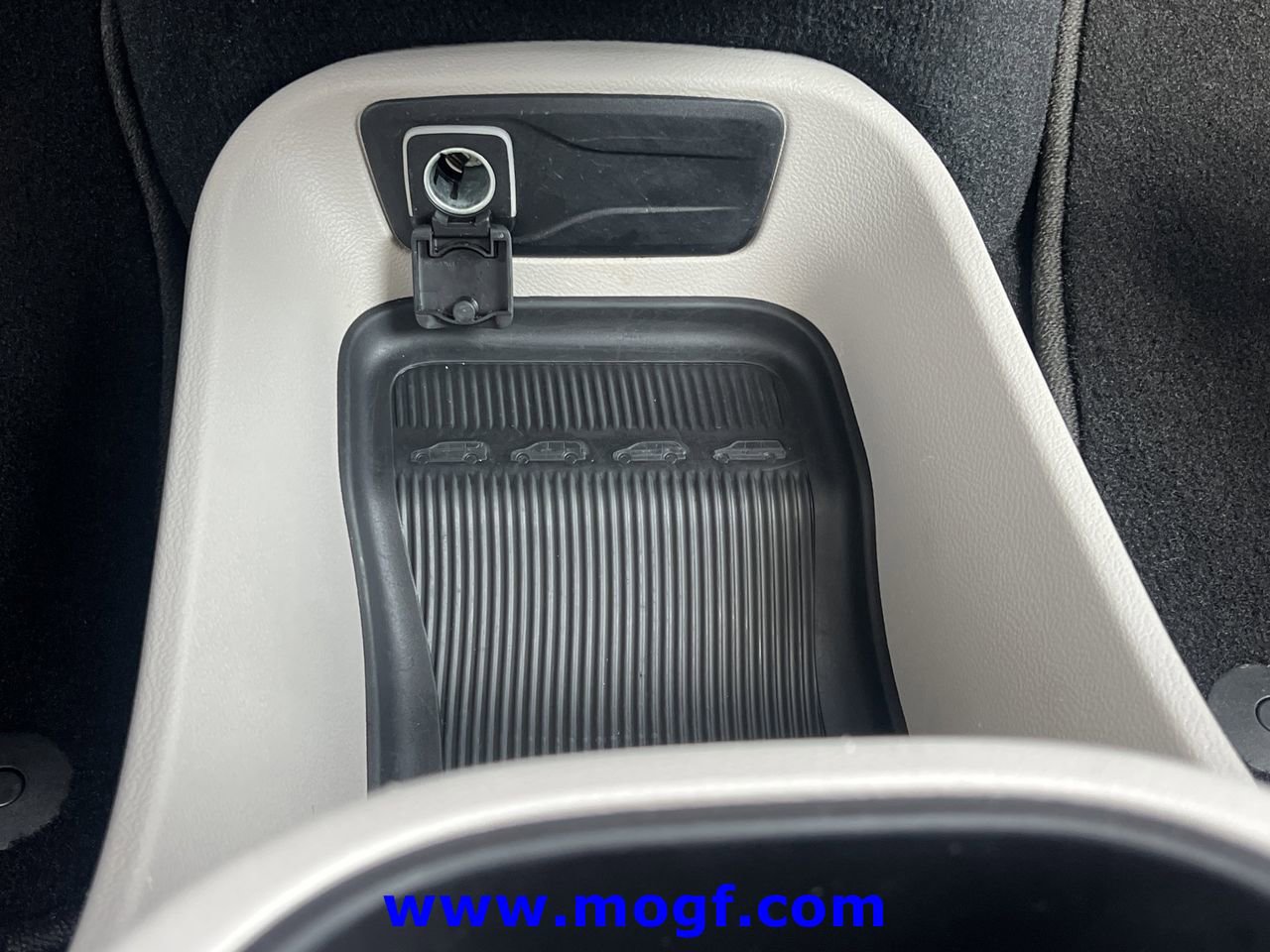 Used 2024 Chrysler Pacifica Touring-L FWD image 13