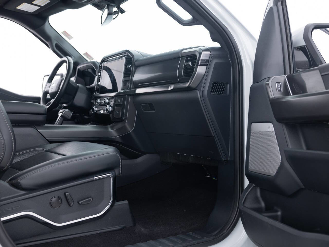 Used 2024 Ford F150 Lariat w/ Bed Utility Package AWD/4WD image 35