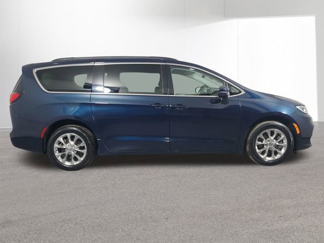 Used 2022 Chrysler Pacifica Touring-L image 35