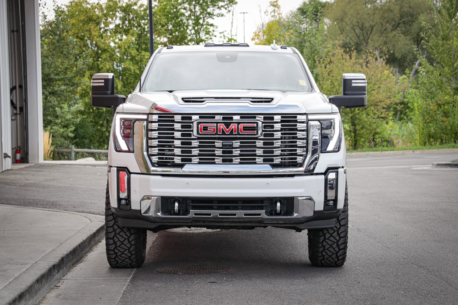 Used 2024 GMC Sierra 3500 Denali w/ Denali Reserve Package image 9