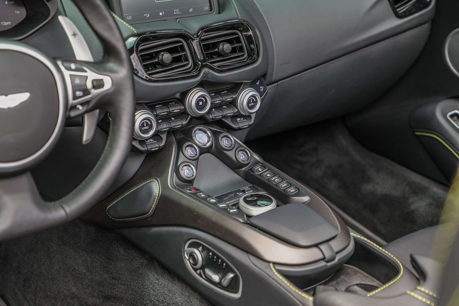 Used 2023 Aston Martin V8 Vantage Roadster RWD image 20