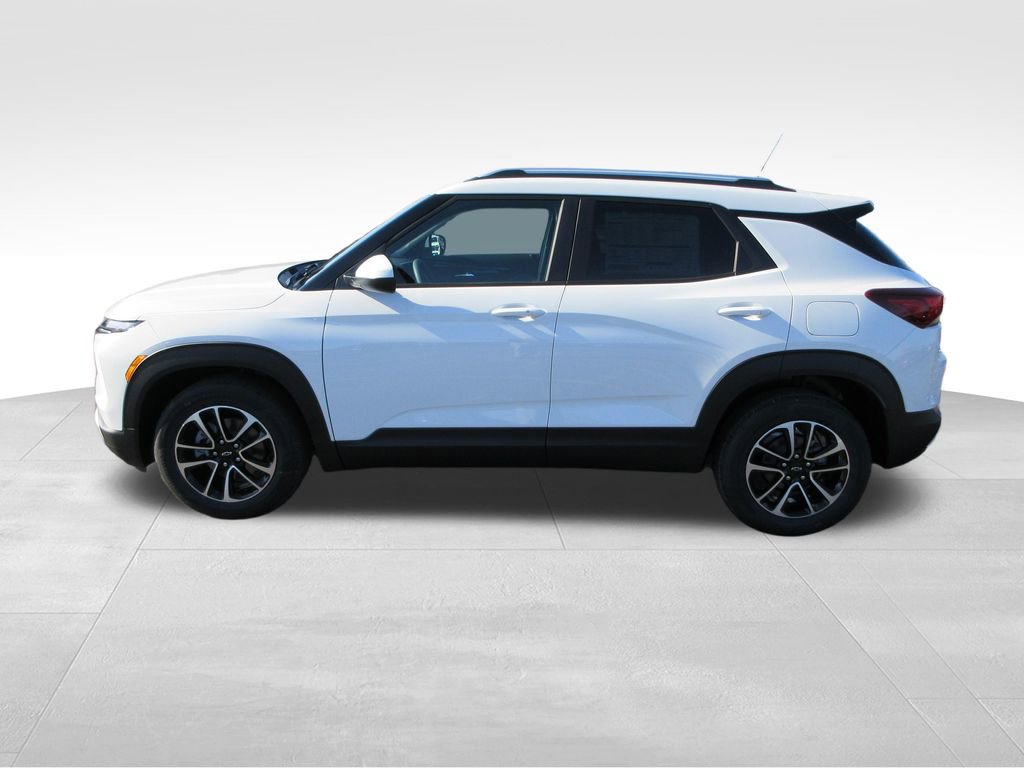 New 2026 Chevrolet TrailBlazer LT w/ LPO, Blackout Package FWD image 2