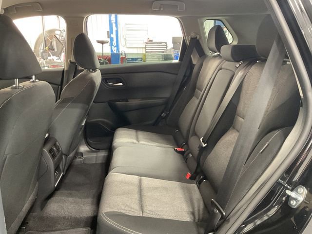 Used 2025 Nissan Rogue SV AWD/4WD image 9