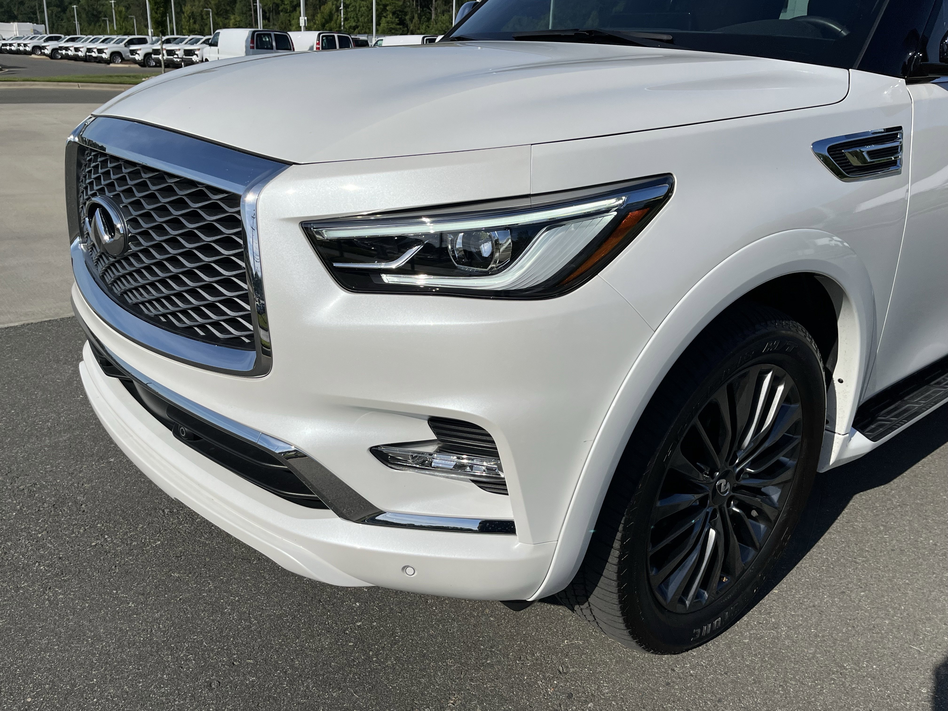 Used 2023 INFINITI QX80 Sensory w/ Cargo Package AWD/4WD image 11