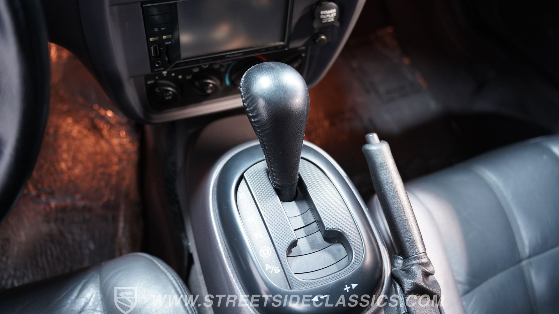 Used 1999 Plymouth Prowler RWD image 33