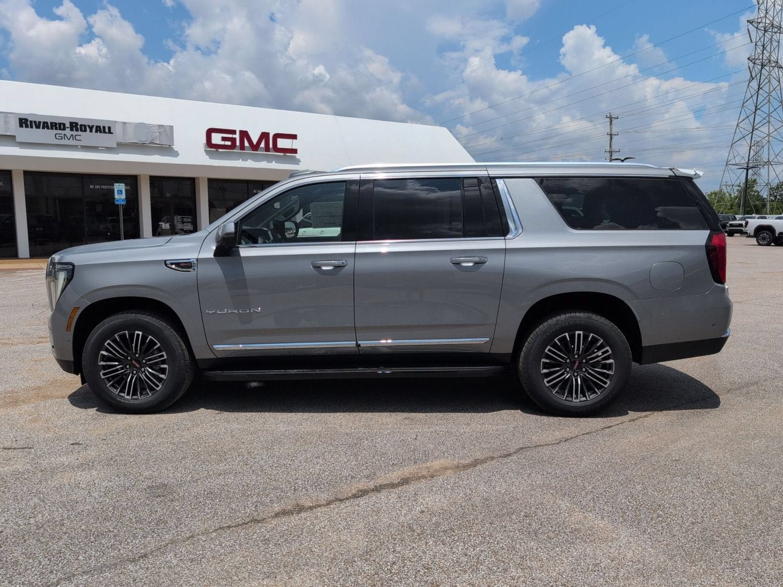 New 2026 GMC Yukon XL Elevation w/ Elevation Premium Package AWD/4WD image 2