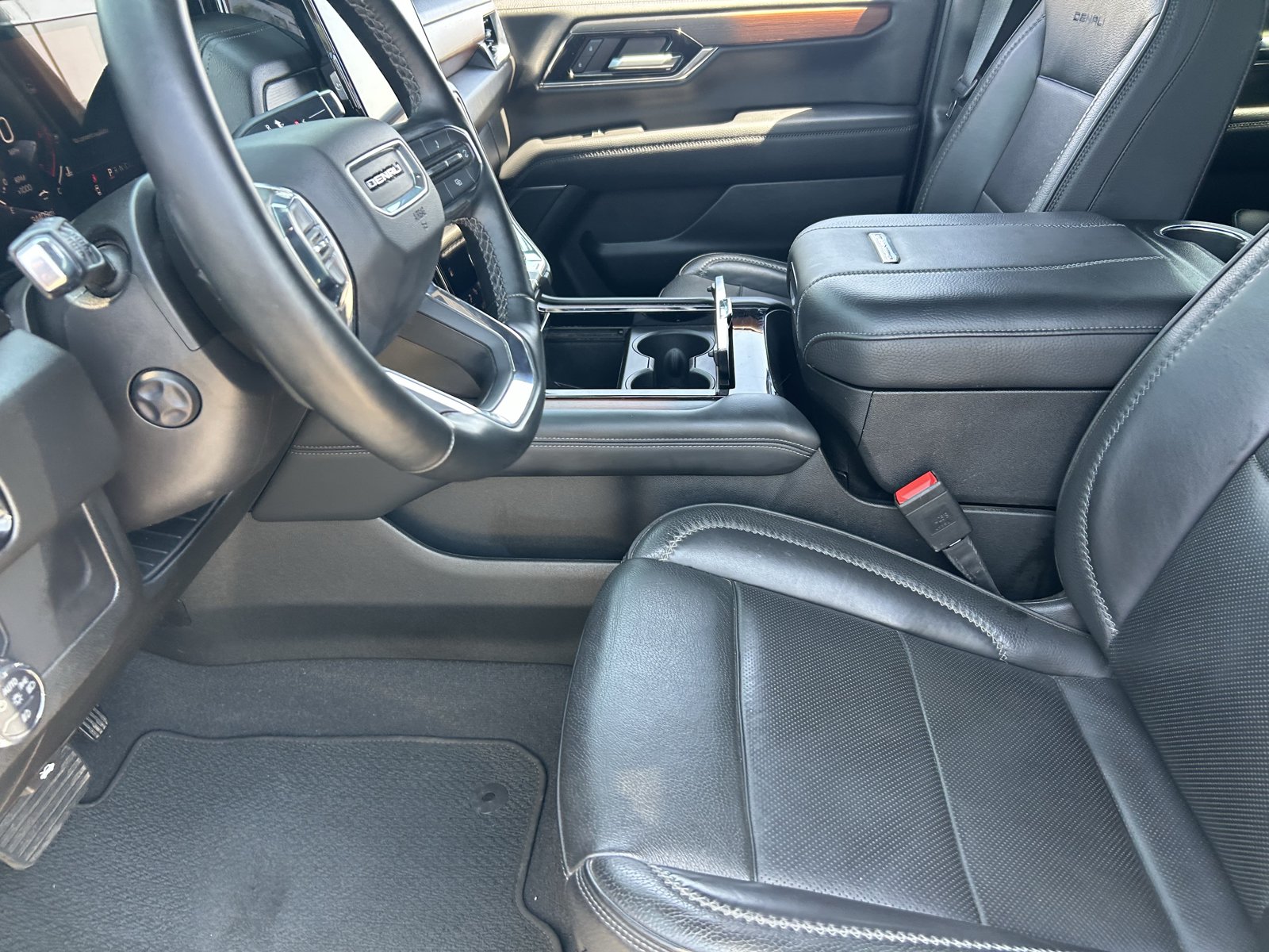 Certified 2025 GMC Yukon XL Denali AWD/4WD image 27