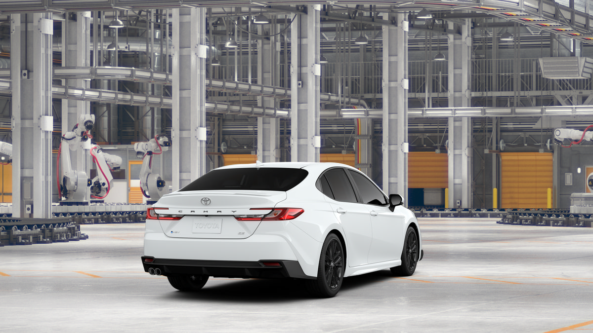 New 2026 Toyota Camry Hybrid FWD image 9