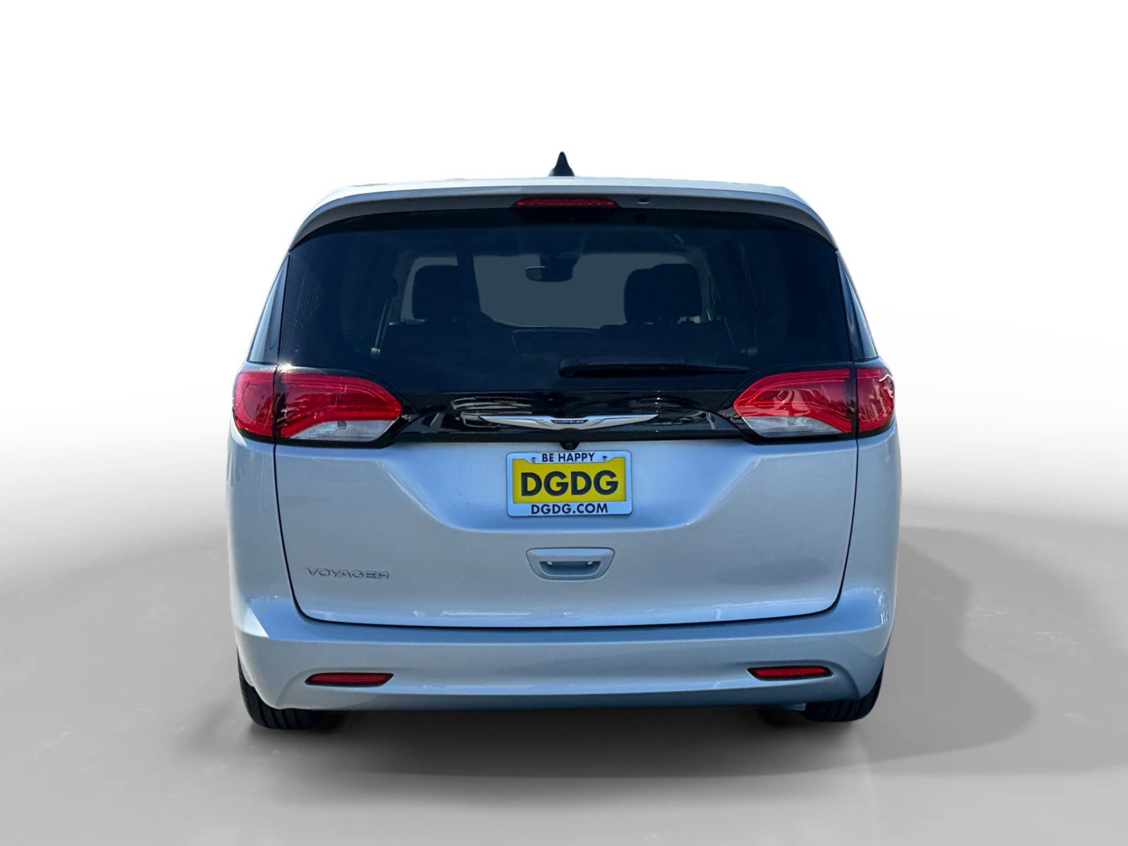 Used 2023 Chrysler Voyager LX image 4
