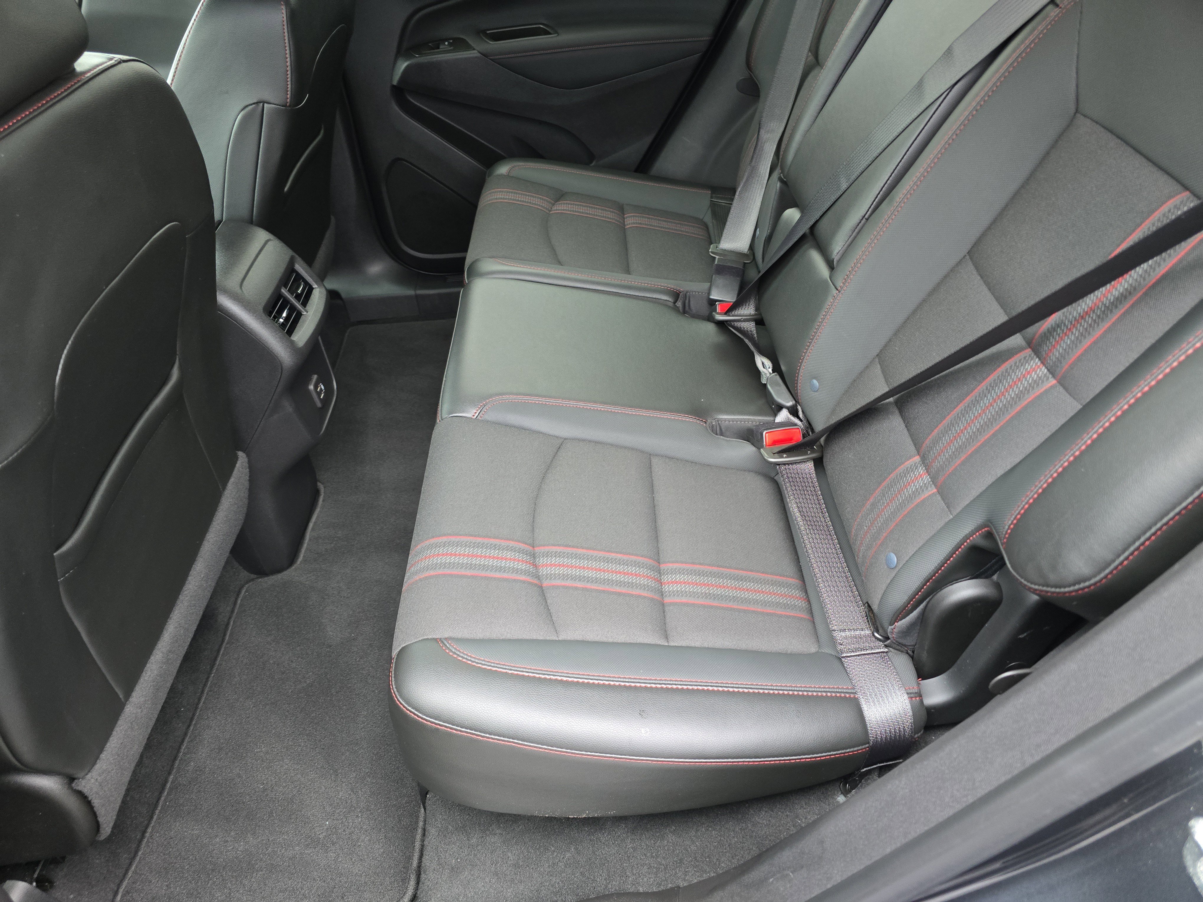 Used 2023 Chevrolet Equinox RS image 16