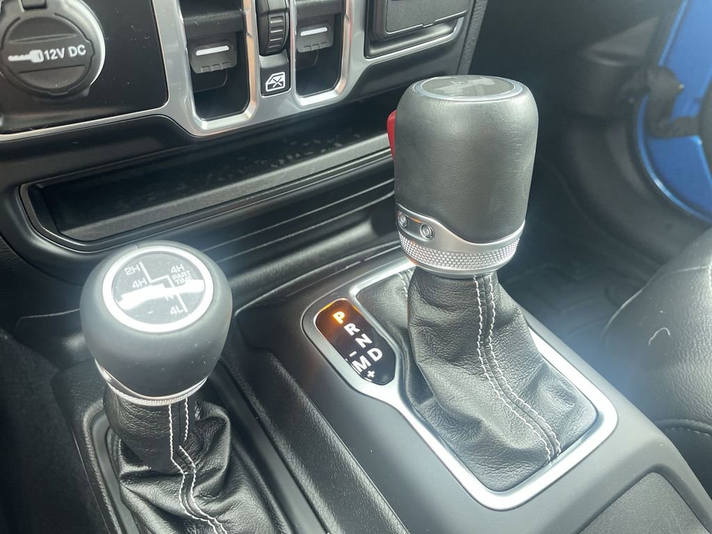 Used 2023 Jeep Wrangler Unlimited Sahara w/ Cold Weather Group AWD/4WD image 32