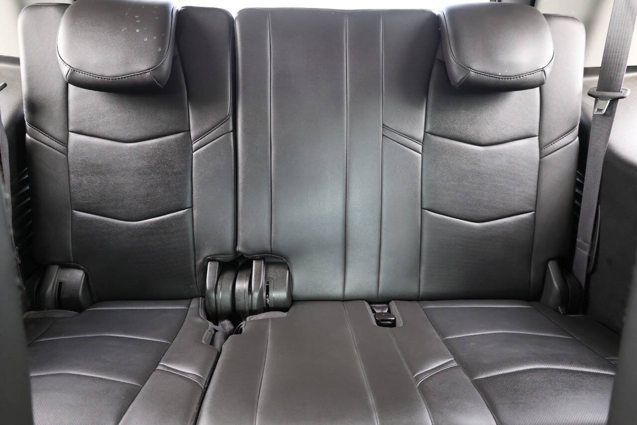 Used 2016 Cadillac Escalade Premium AWD/4WD image 17