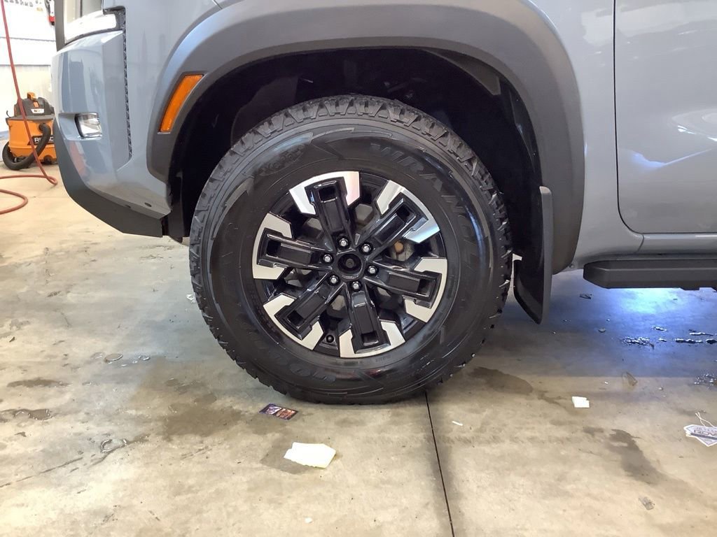 Used 2023 Nissan Frontier PRO-4X w/ Pro Convenience Package AWD/4WD image 12