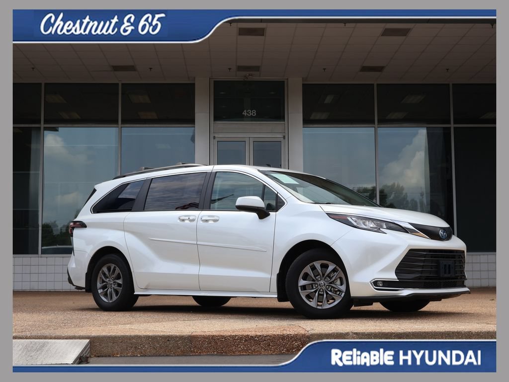 Used 2022 Toyota Sienna XLE w/ XLE Plus Package FWD video 1