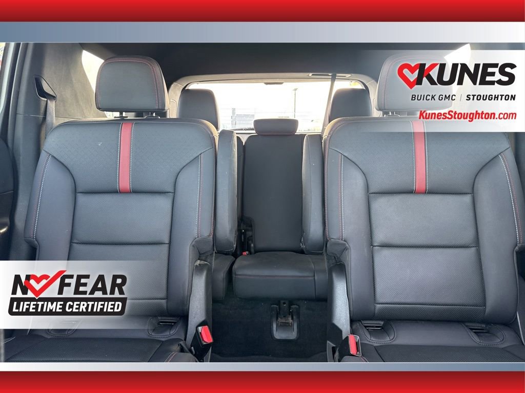 Used 2025 Chevrolet Traverse RS image 33