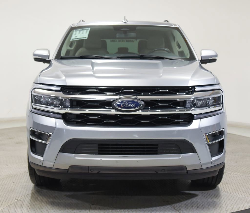 Used 2024 Ford Expedition Limited image 3