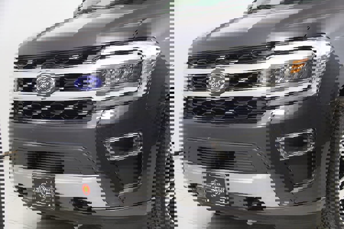 Used 2022 Ford Expedition Max Limited image 55