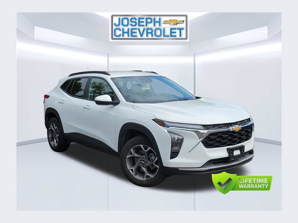 Used 2025 Chevrolet Trax LT