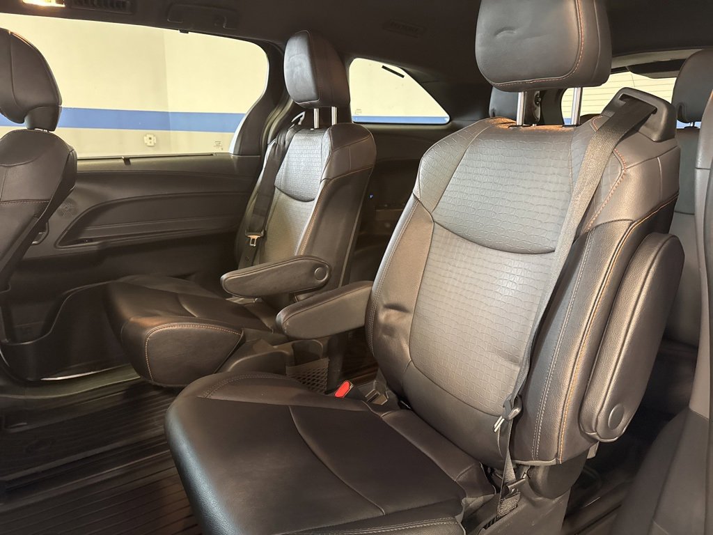 Used 2024 Toyota Sienna XSE image 24