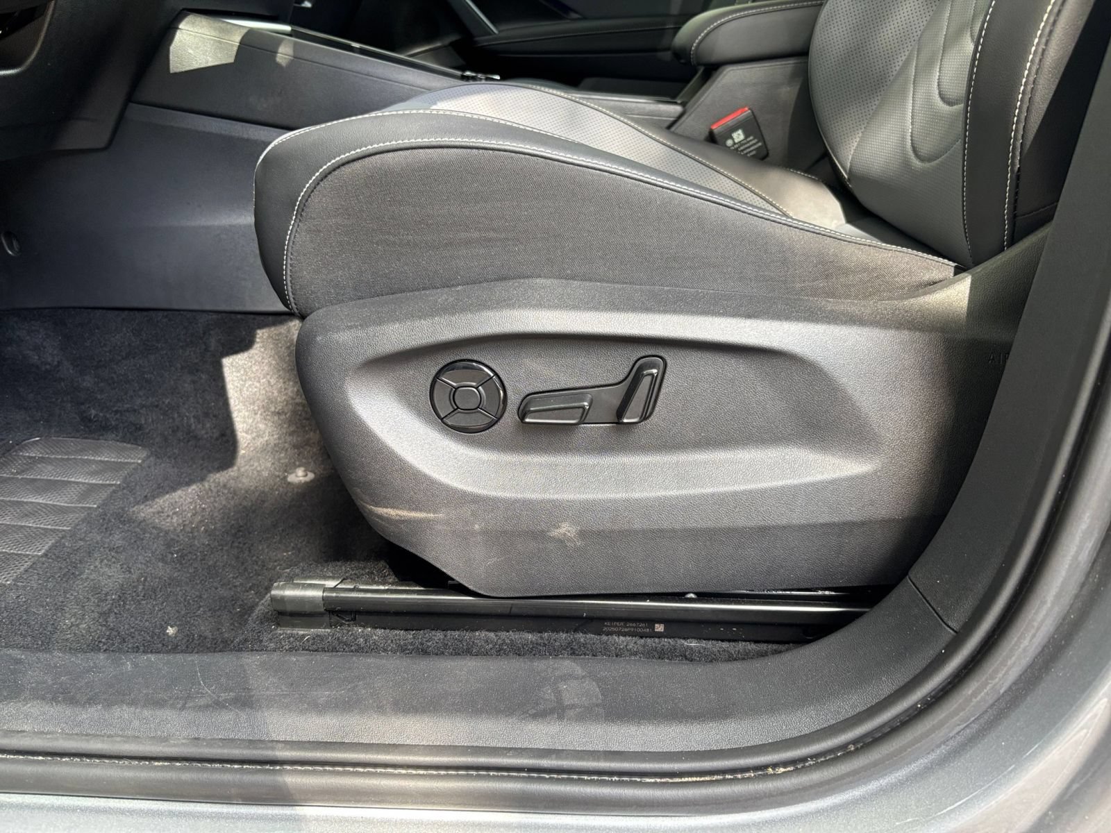 Used 2025 Chevrolet Equinox LT FWD image 22