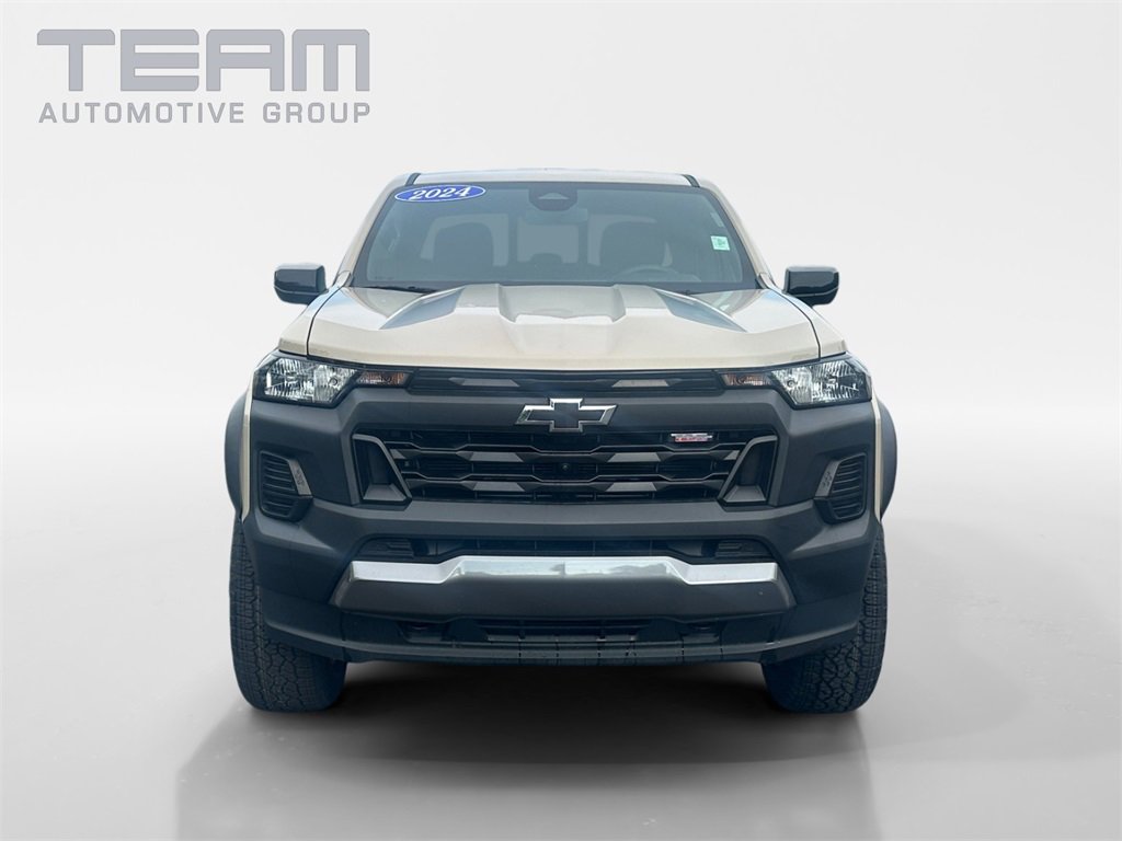 Used 2024 Chevrolet Colorado Trail Boss w/ LPO, Dark Essentials Package image 2