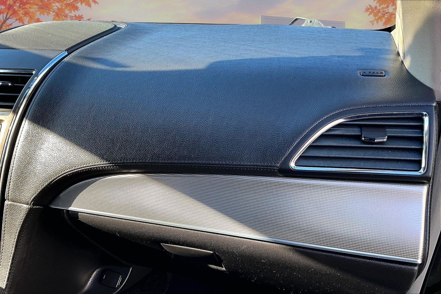 Used 2013 Lincoln MKX AWD image 25