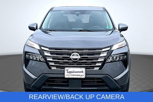 Used 2024 Nissan Rogue SV image 2