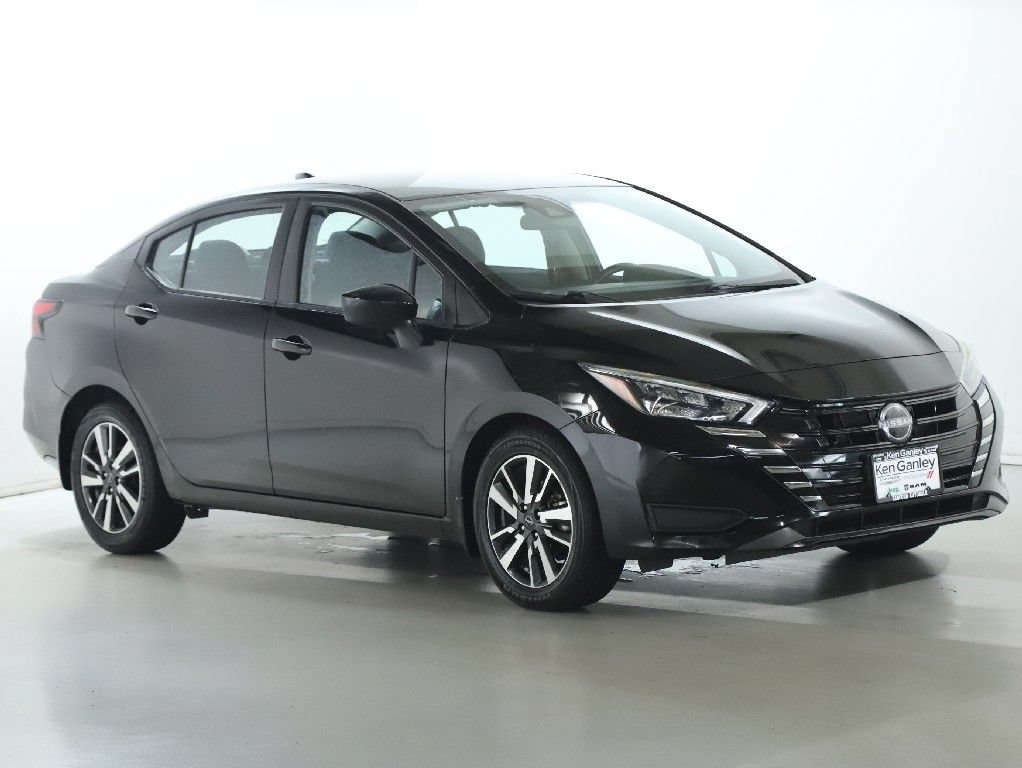 Used 2025 Nissan Versa SV w/ Trunk Package FWD image 9