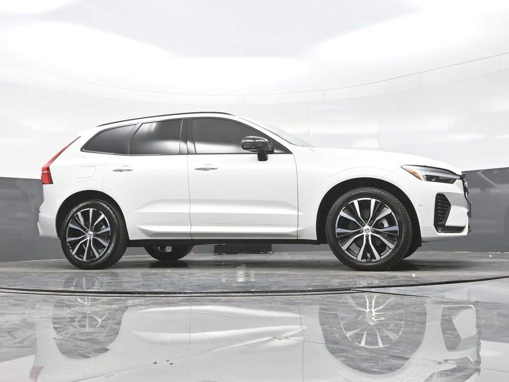 Used 2024 Volvo XC60 B5 Plus w/ Protection Package Premier image 32