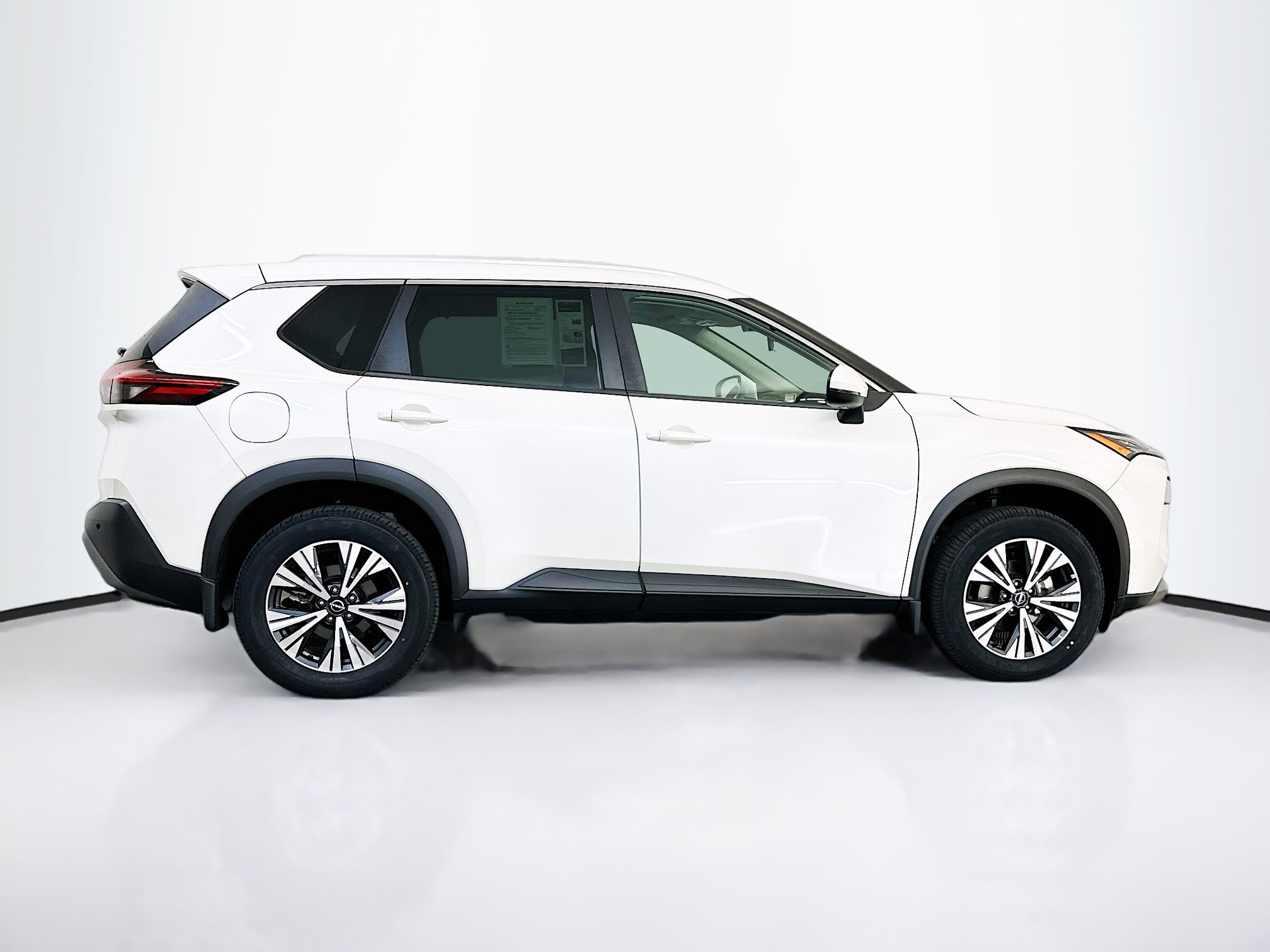 Used 2022 Nissan Rogue SV w/ SV Premium Package image 10