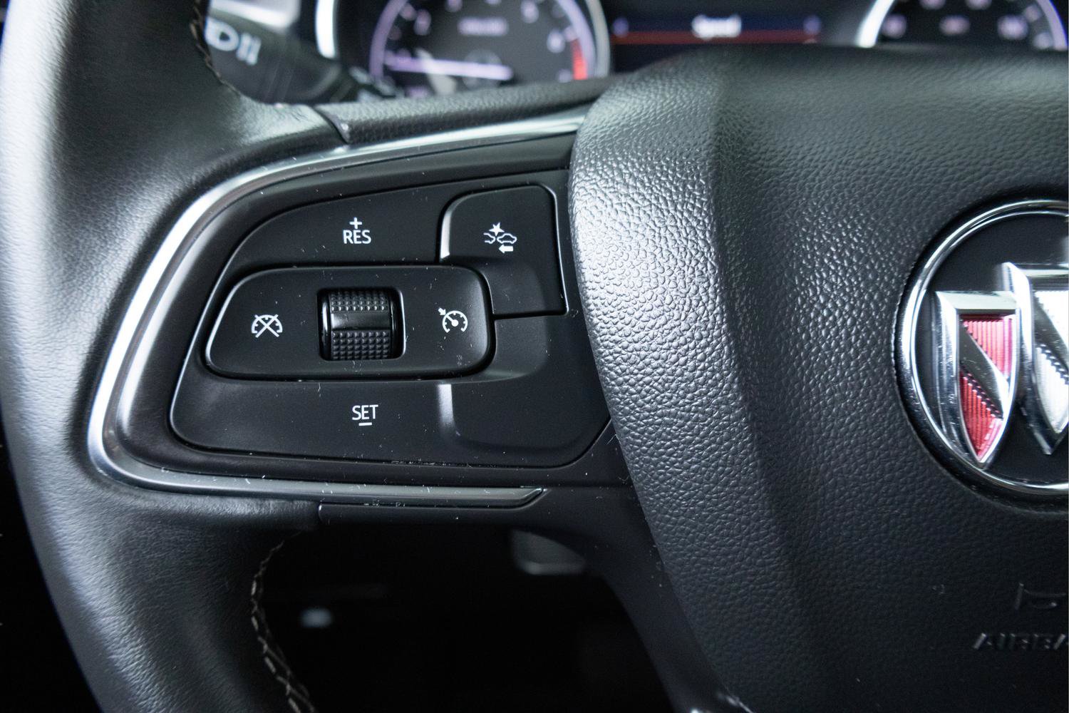 Used 2023 Buick Encore GX Select w/ Sport Touring Package FWD image 18